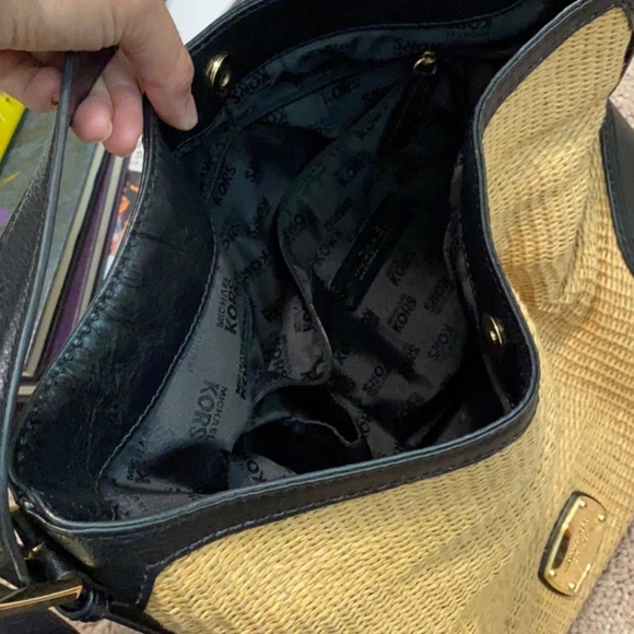 Michael Kors , soft leather, woven shoulder bag. - Picture 3 of 14